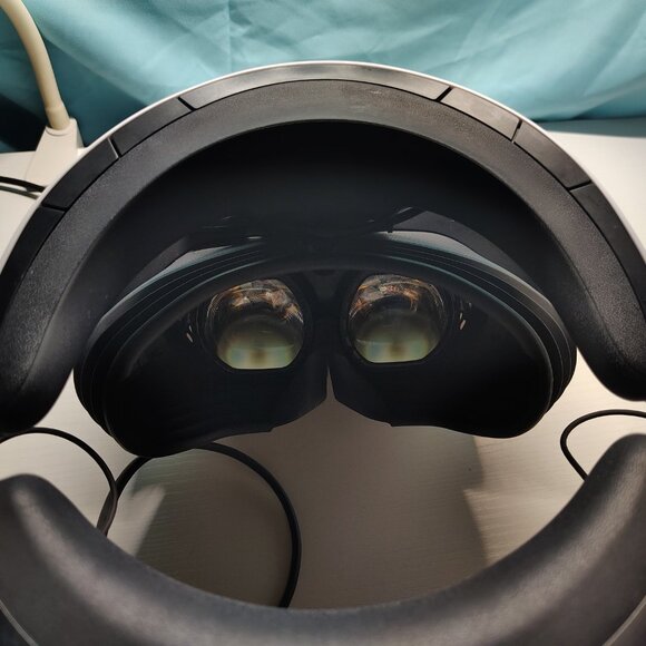 PS5 VR2 - Picture 2 of 5